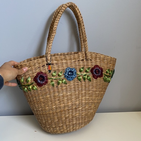 GAP Floral Embroidered Straw Bag NWT - Picture 3 of 4